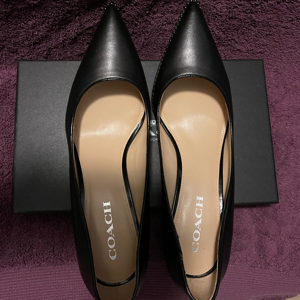 Shoes - Picture 2 of 4
